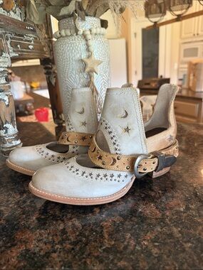 NEW Freebird by Steven Stardom booties size 7